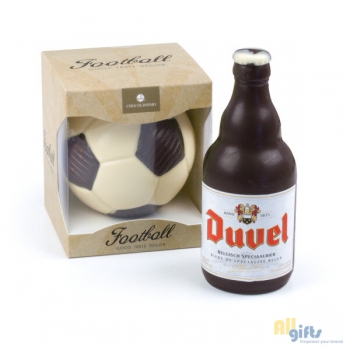 Afbeelding van relatiegeschenk:Voetbal en bierflesje van chocolade Chocolade figuurtjes