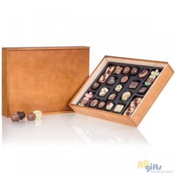 Afbeelding van relatiegeschenk:Chocoliscious Deluxe - Pralines Pralines en chocolade in een houten kistje